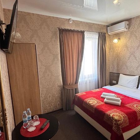 Шляпа Hotell Dnipro Exteriör bild