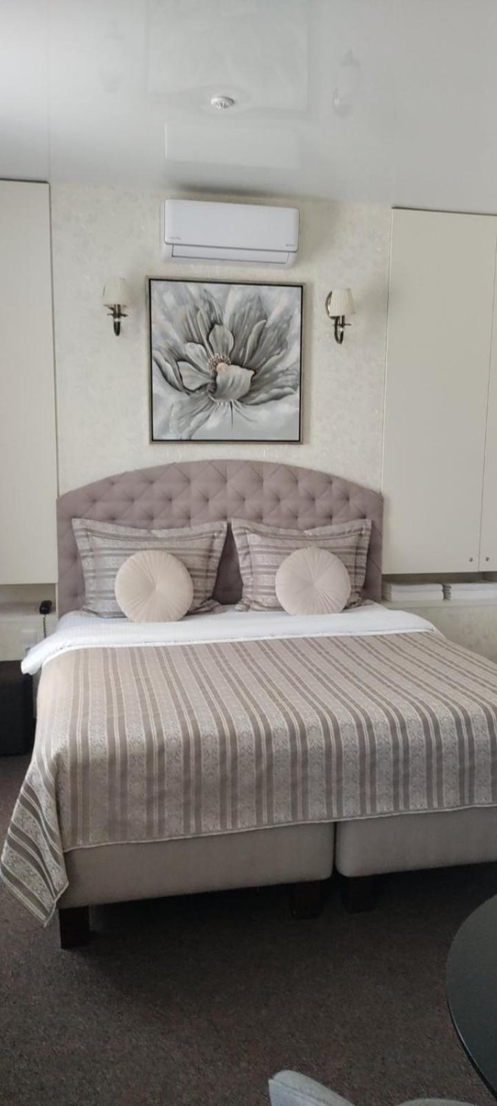 Шляпа Hotell Dnipro Exteriör bild