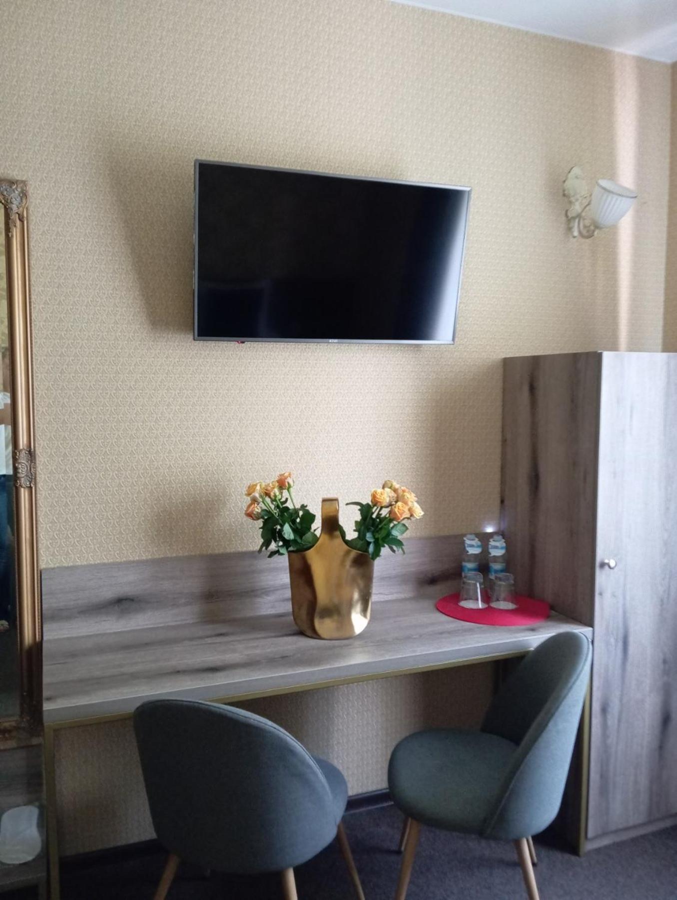 Шляпа Hotell Dnipro Exteriör bild