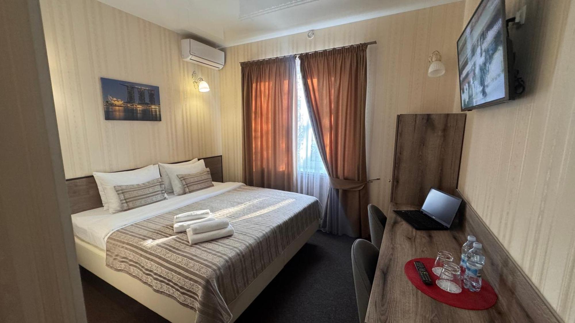 Шляпа Hotell Dnipro Exteriör bild